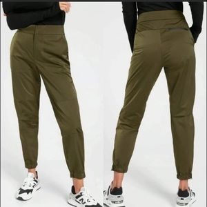 NWT Athleta Radiant Jogger in “Tortuga Olive”!!